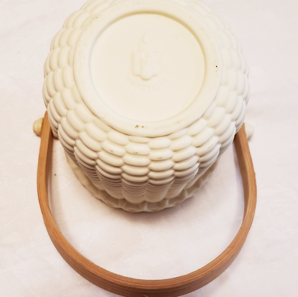 Porcelain Basket - Picture 8 of 9